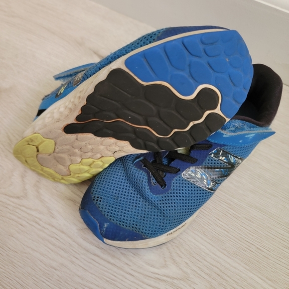 New Balance Fresh Foam Kids Shoes 2.5 US Wide - Picture 4 of 7